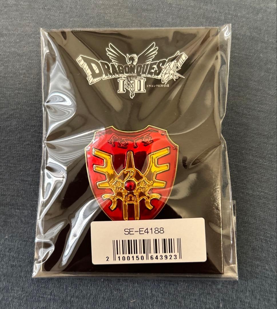 [USED] Dragon Quest 1 & 2 e-store bonus: Shield of Loto pin badge