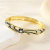 Bracelet Rétro Ouvert Creux Mode Luxe Polyvalent pour Femmes