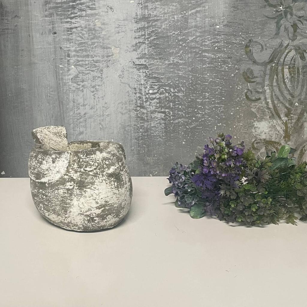 Bird-shaped cement garden cover