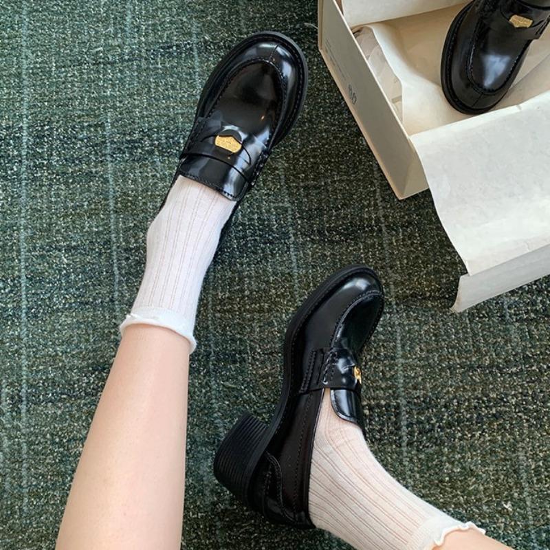 Schaffell Britischer runder Kopf Goldmünze echtes Leder dicke Sohle ein Pedal dicker Absatz Damen kleine Lederschuhe