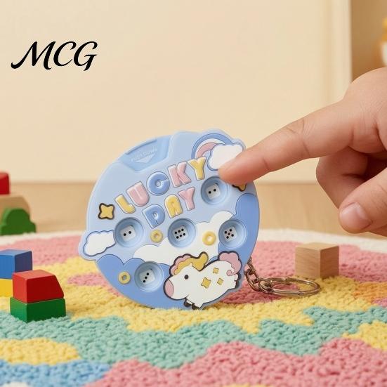 Colorful Keychain Pendant Pendant, Cartoon Macaron Patterns Key Chain with Metal Ring, Press Spin Dice Wheel Mini Games Educational Toy, Portable