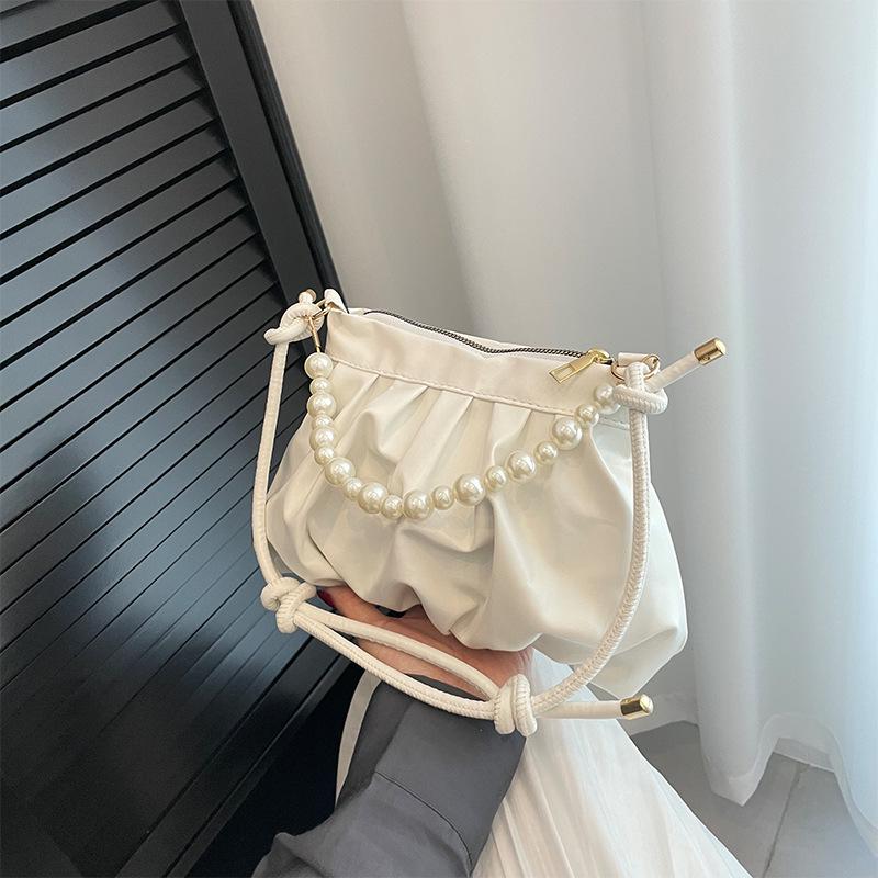 

2024 Summer Women s Pearl Chain Pleated One-Shoulder Bag - Casual Underarm Style белый