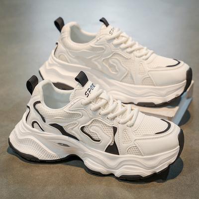 Zapatos de hombre de estación europea transmisión en vivo verano malla transpirable zapatos deportivos casuales estudiantes versátiles suelas gruesas realzantes zapatos de papá