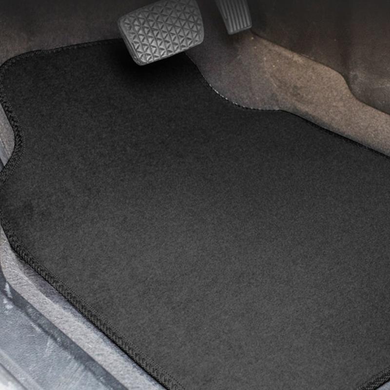 Premium 4-teiliges schmutzabweisendes Automobil-Fußmatten-Set, strapazierfähige mehrschichtige Konstruktion, 5-Sitzer-Schutz, leicht zu reinigen