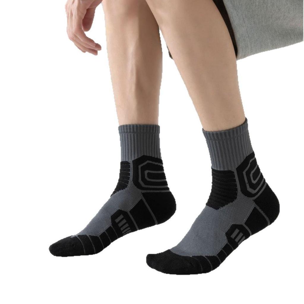 Men's Terry Bottom Anti-slip Sports Socks - Sweat-absorbent, Breathable, Antibacterial, Solid Color Mid-tube for Basketball.