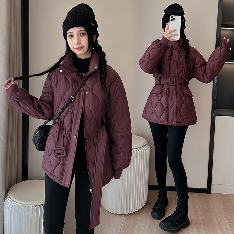 Winter Eiderdown Cotton-padded Jacket Waist Cotton-padded Jacket Women's Short New Style with A Slim Coat and A Belt.