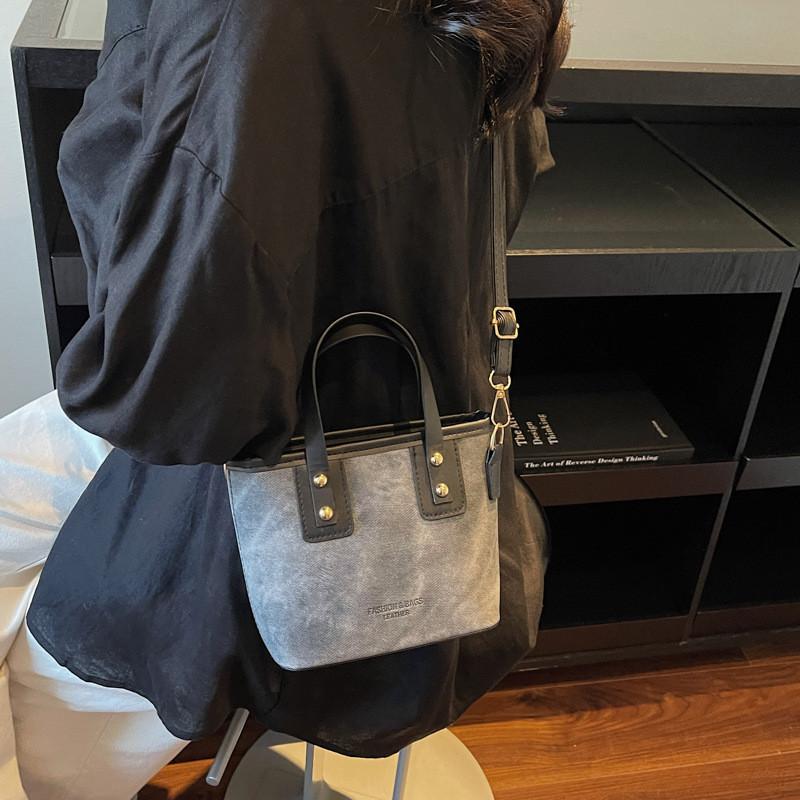 Kleine Umhängetasche aus PU-Leder für Damen, ideal für den Alltag