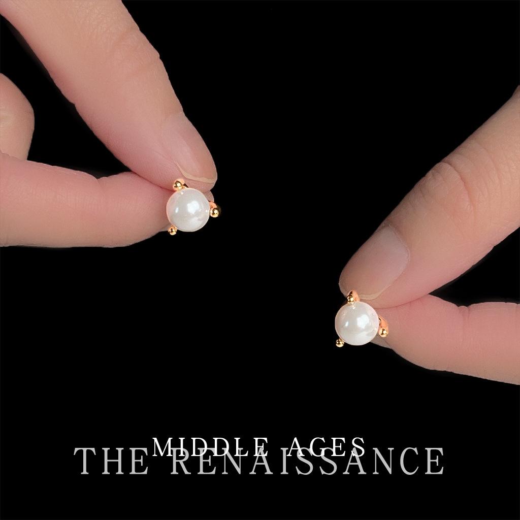 

Ear hole~ Mini glass pearl stud earrings commuter simple earrings