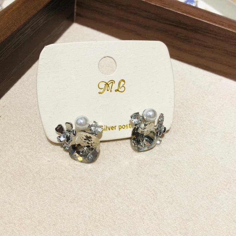 Inlaid Rhinestone Asymmetric Butterfly Flower Pearl Earrings for Women Summer Stud Earrings Fashion Sweet Jewelry Gifts