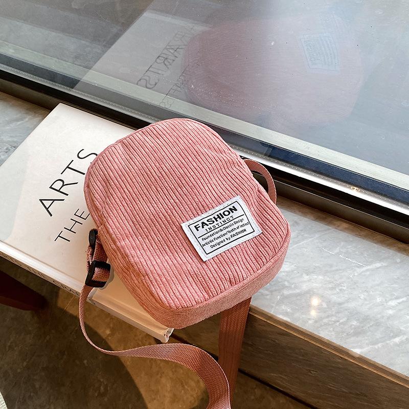 

Осень и зима 2025, новая японская сумка через плечо в стиле инс, сумка через плечо, сумка из полосатого вельвета, мини-сумка для мобильного телефона, кошелек для мелочи. розовый