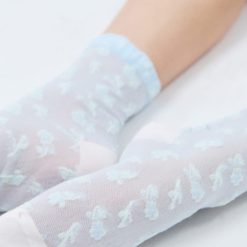 I Hate Monday [IHM25SU0415] Blooming Flower Socks Sky