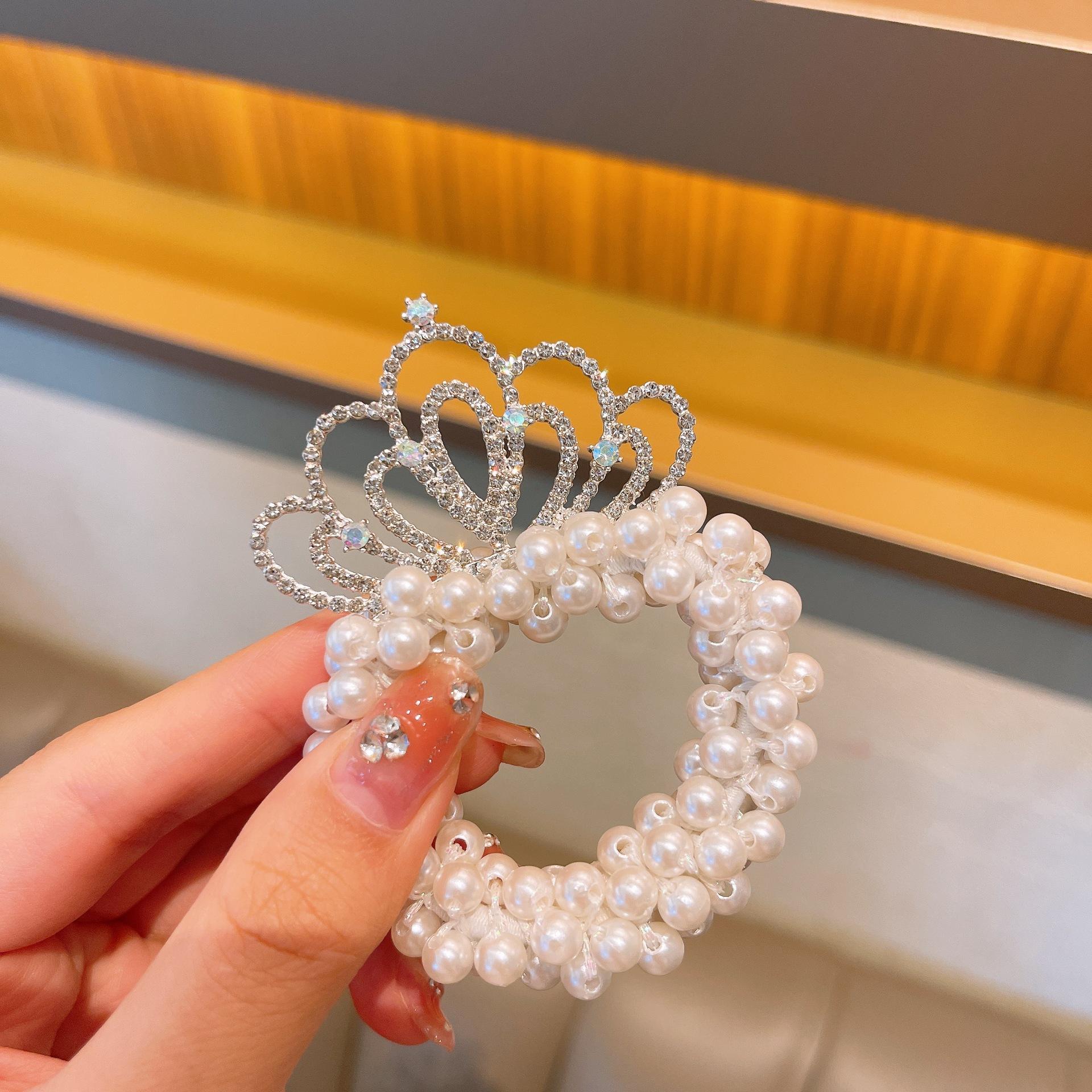 

Kids Crown Headband & Princess Hair Ties: New Trendy Pearl Hair Ropes for Little Girls, Perfect for Bun Hairstyles and Ponytails