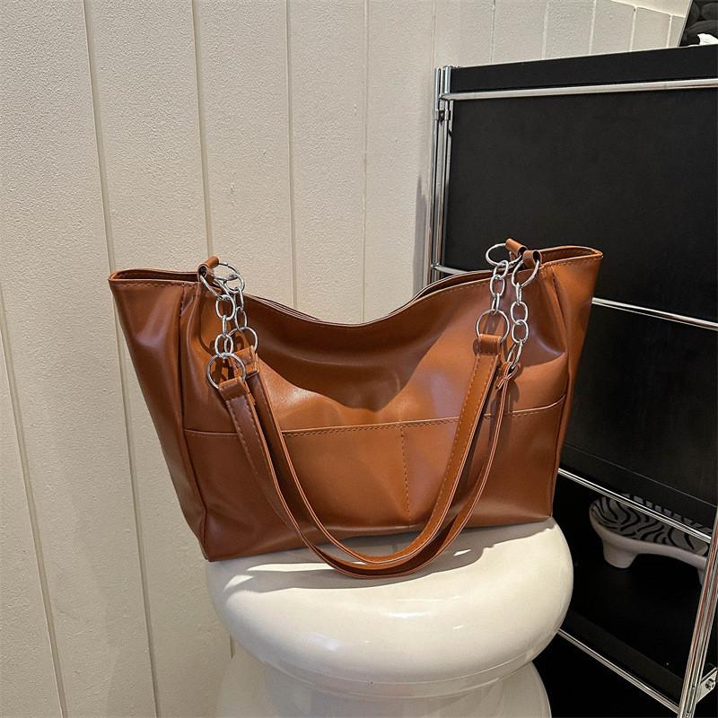 

Simple And Elegant Vintage Style Women Handbag With Camera Slot For Everyday Use коричневий