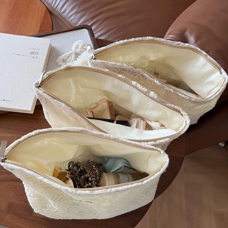 Elegant Cosmetic Organizer Boho Cosmetic Bags French Style Pouch Beige Lace Embroidery Minimalist Floral Makeup Bag for Women
