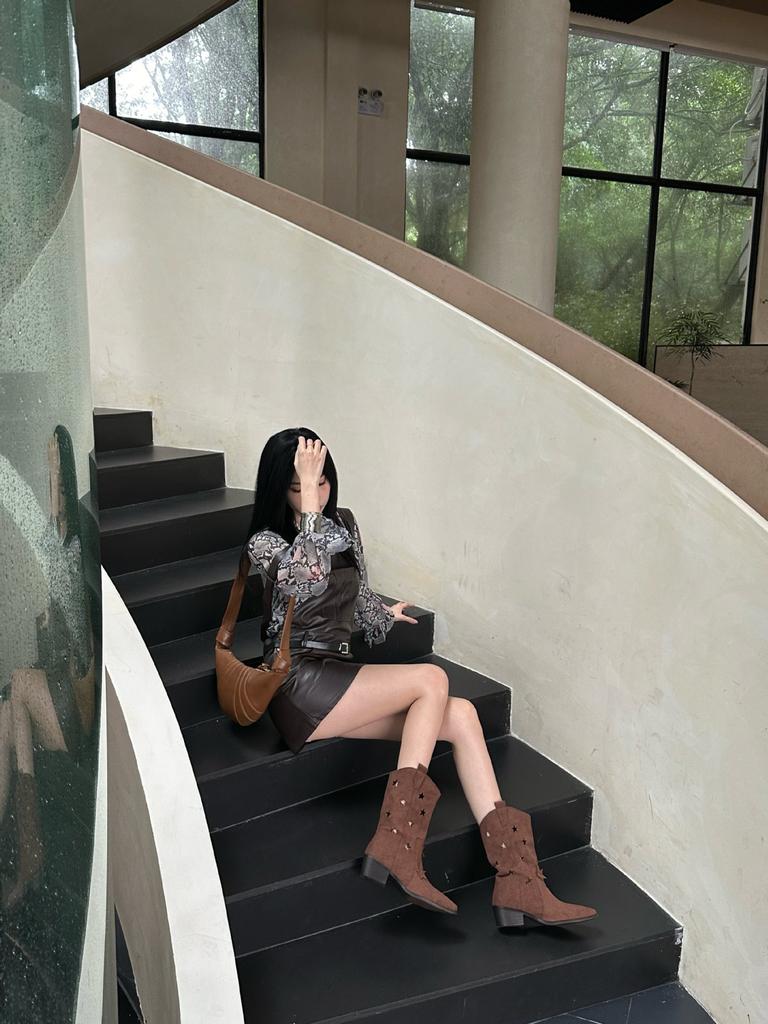 Star Hollow Western Cowboy Boots Women's 2025 Summer New Models Yesterday Ancient Square Head Thick Heel Knight Boots Brown Short Boots