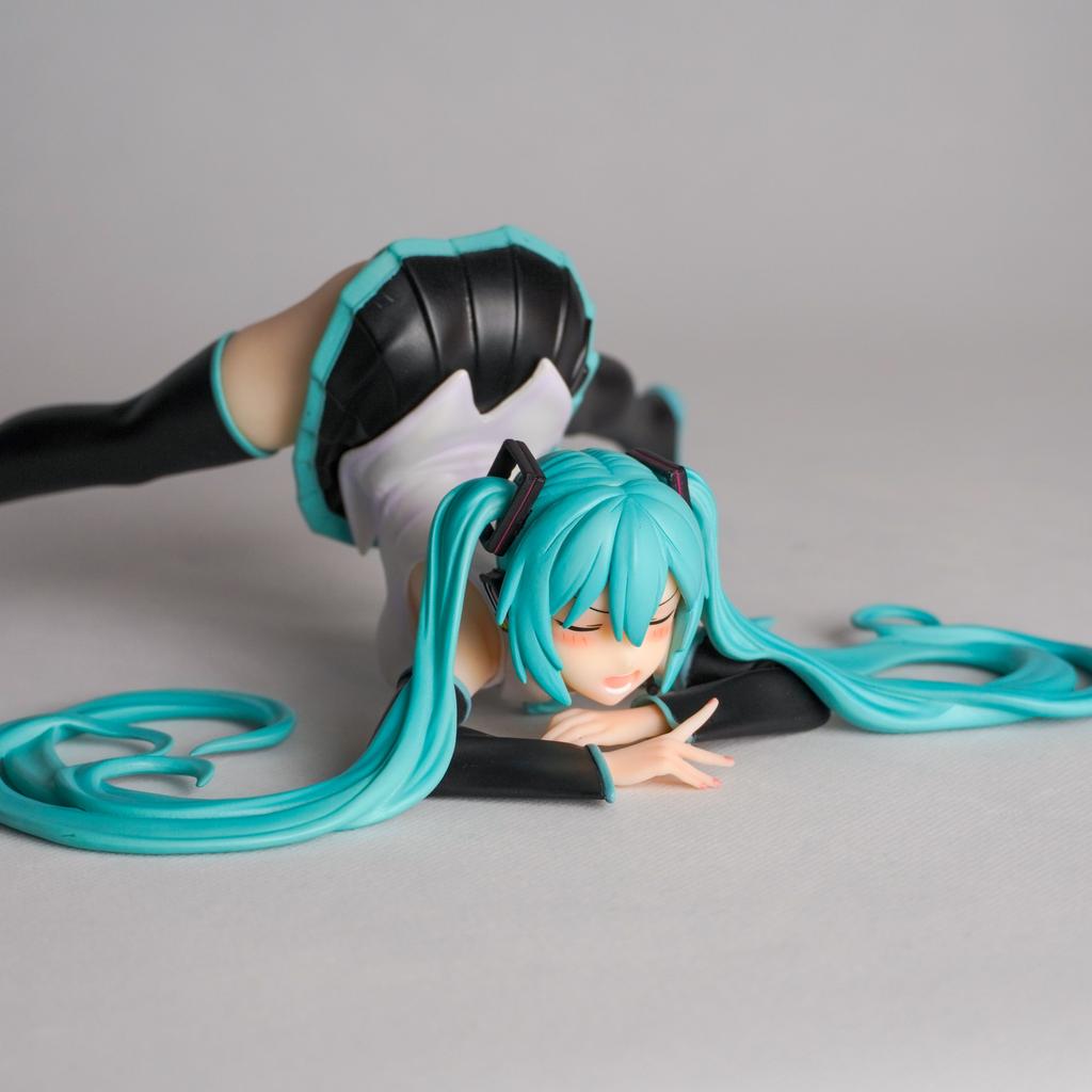 Anime Hatsune Miku Figure 1 6 Scale Prone Pose Desktop Ornament Collectible Model Toy Gift For Anime Fans