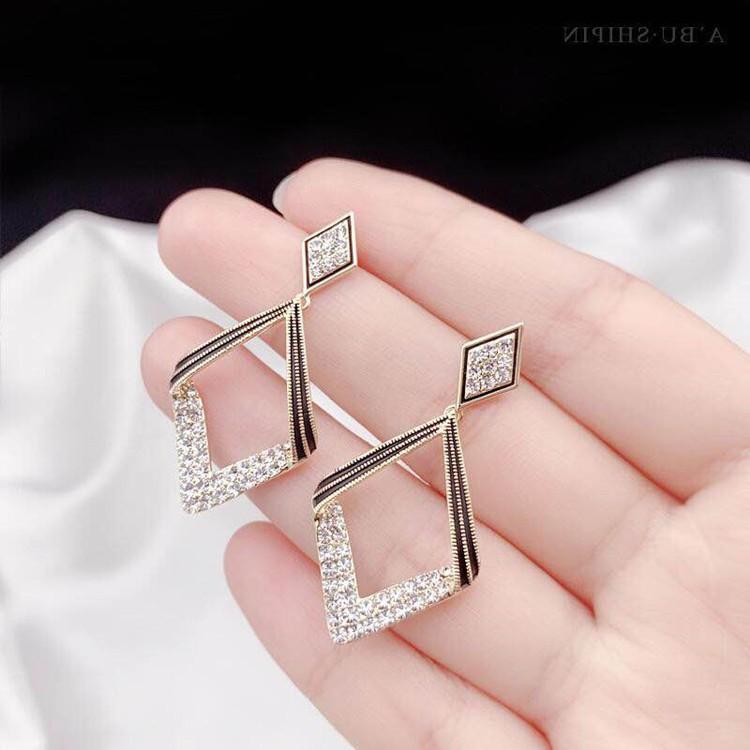 Simple Versatile Diamond Geometric Earrings Commuter Earrings French Retro Earrings