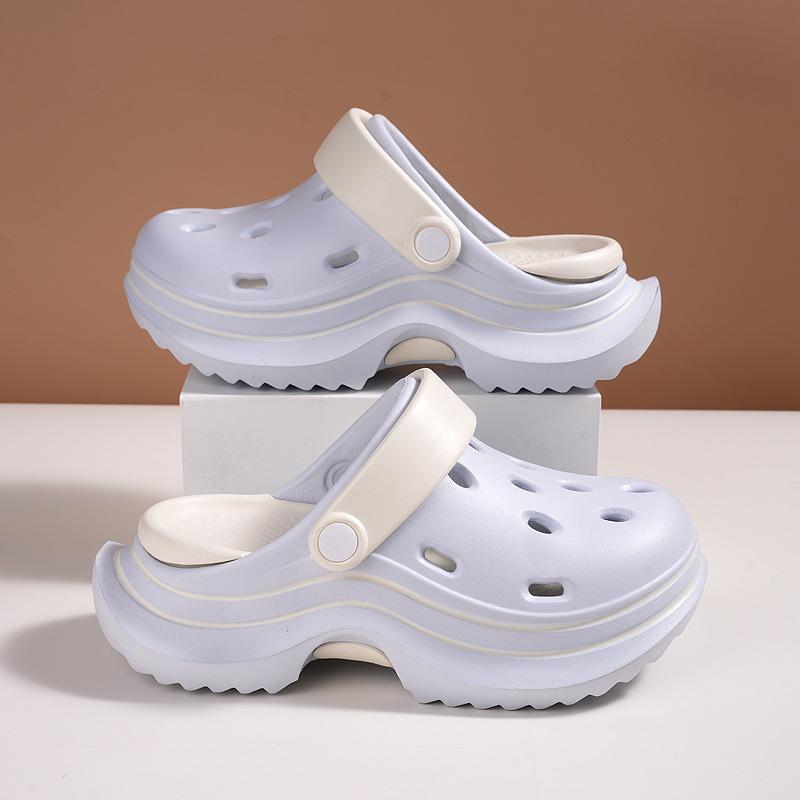 Summer Kids' Non-Slip Beach Sandals: Outdoor Hole Slippers for Boys & Girls, Parent-Child Fashion.