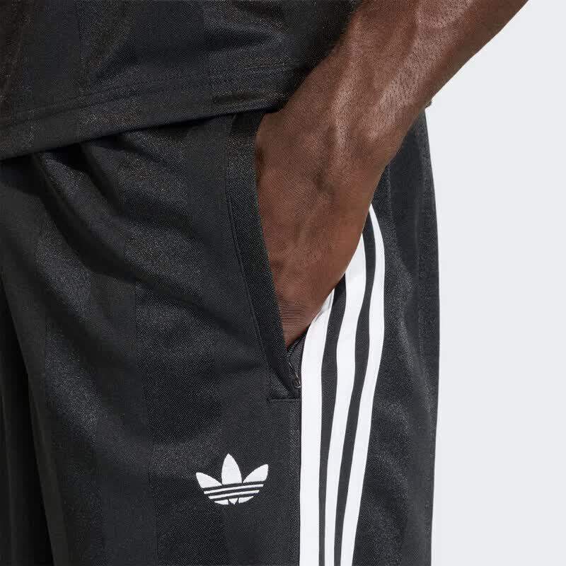 adidas Men's KE3594 Knit Casual Shorts
