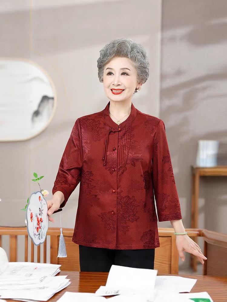 Elegant Silk Seven-Sleeve Summer Shirt for Moms: Chic Chinese Style for Middle-Aged and Elderly Women