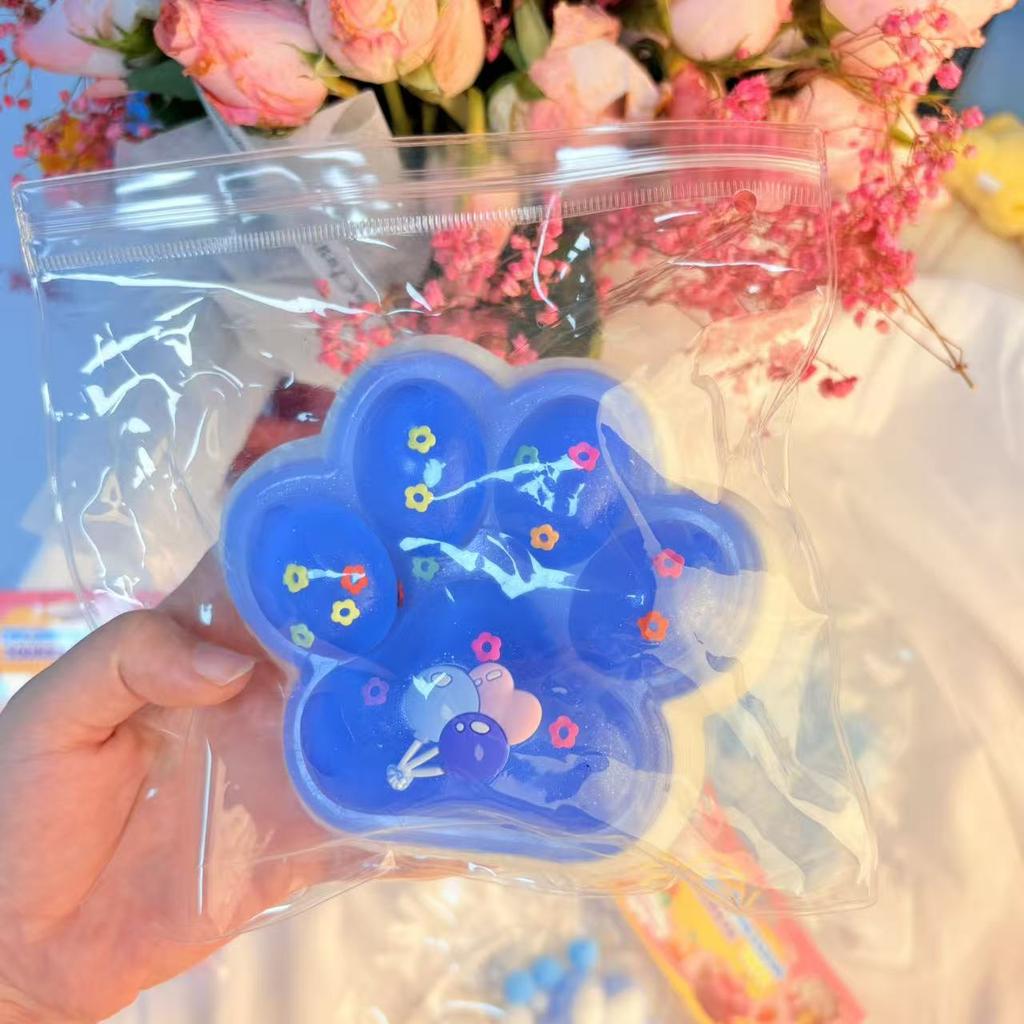 Cute Cat Paw Soft Toy, Squishy Toy with Shiny Confetti Heart Details, Mixed Gentle Colors, Ideal for Easter Egg Basket Fille