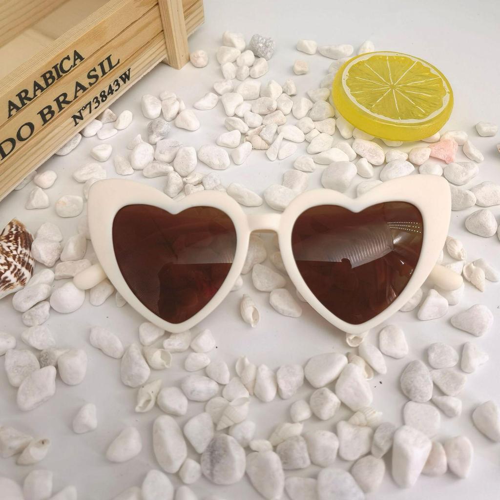 Heart-Shaped Cartoon UV Protection Sunglasses for Kids - Cute Unisex Design