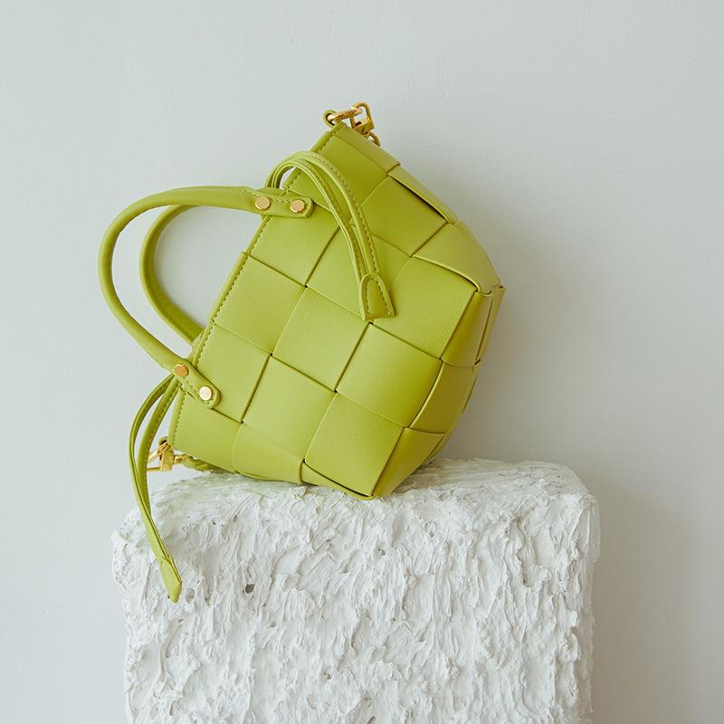Leather woven handbag substitute square vegetable basket bag OEM niche shoulder messenger bag ODM