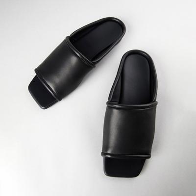 Chinelos de Couro Femininos para Exterior Praia Casual Chinelos Rasteiros para Mulheres Novo Verão Minimalista Versátil Sandálias Sapatos Femininos