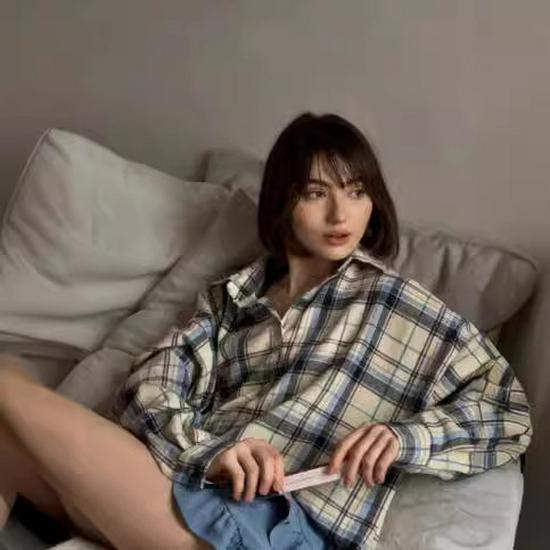 2024 Retro Plaid Loose Shirt: Fashionable Spring/Autumn Style for Women