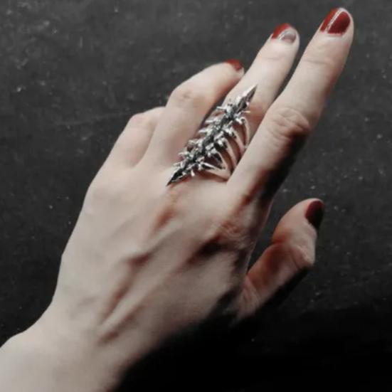 Anello per Dita Stile Gotico Britannico Forma Scheletro Fascia per Dita Resistente ai Graffi Anello Retrò Gioiello Regalo