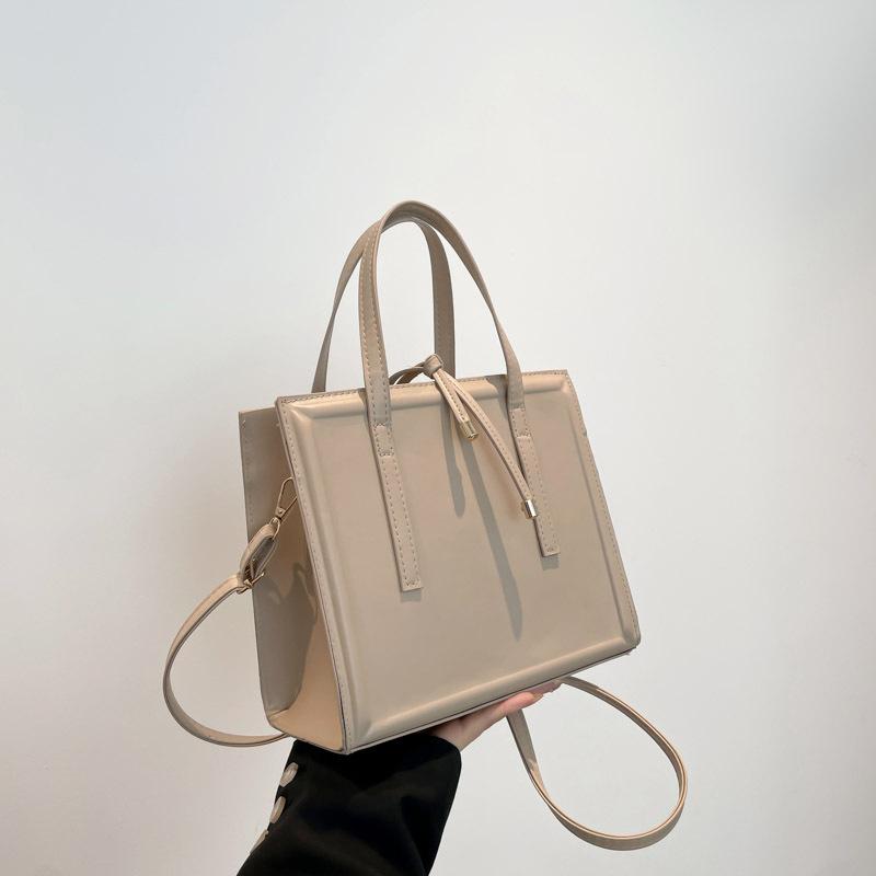 Personality Trend Fashion Tote Bag Women's Large-capacity Work Commuter Bag 2025 Korean Shoulder Handbag