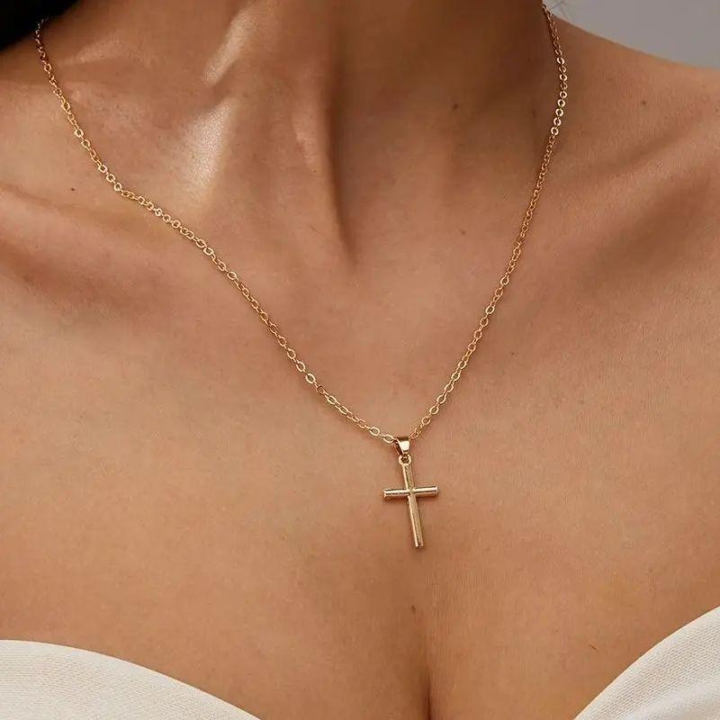 Waterproof Cross Pendant Necklace for Women Men Minimalist Stainless Steel Cross Chain Christian Jewelry Daily Wear Accessories