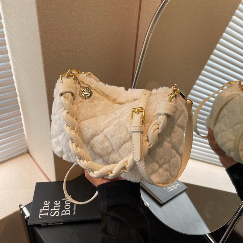 

Popular handbag bag women s autumn and winter new fashion plush shoulder bag commuter messenger bag покинуть белый