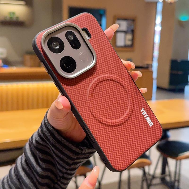 Oppo Find X9 ir Find X9 Pro dėklas Magnetinis Anglies Pluošto Tekstūros PU Odos Apdangalas Apsauginis Galinis Metalinis Objektyvo Mygtukas Minkštas Dangtelis