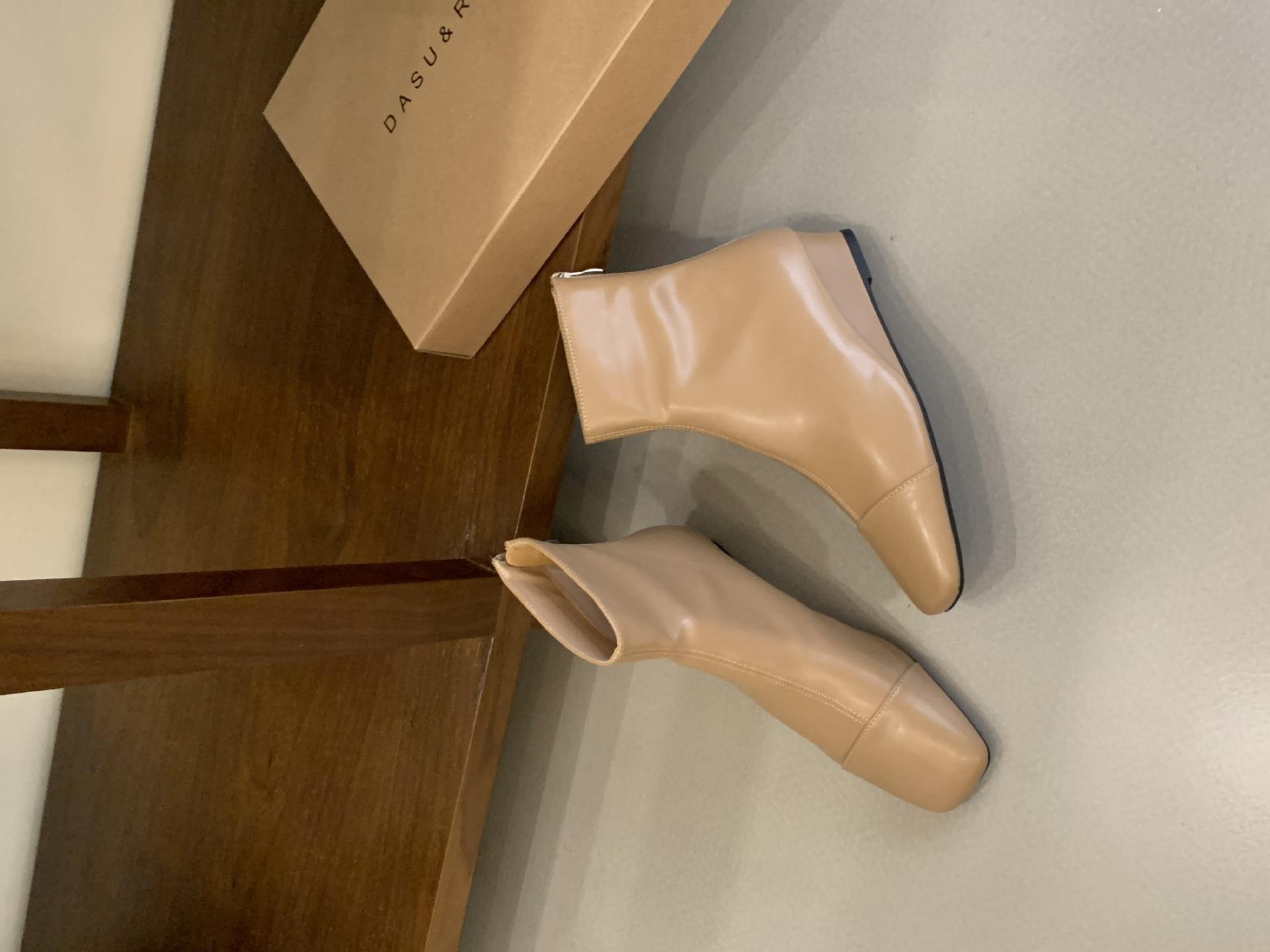 

Niche design sense 2025 spring, autumn and winter new European and American retro thin wedge heel brown short boots women 39