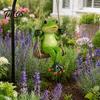 Realistic Frog Swing Statue Garden Statue, Resin Hanging Ornament, Whimsical Cute Figurine for Front Porch Yard Balcony Decoration Decorative