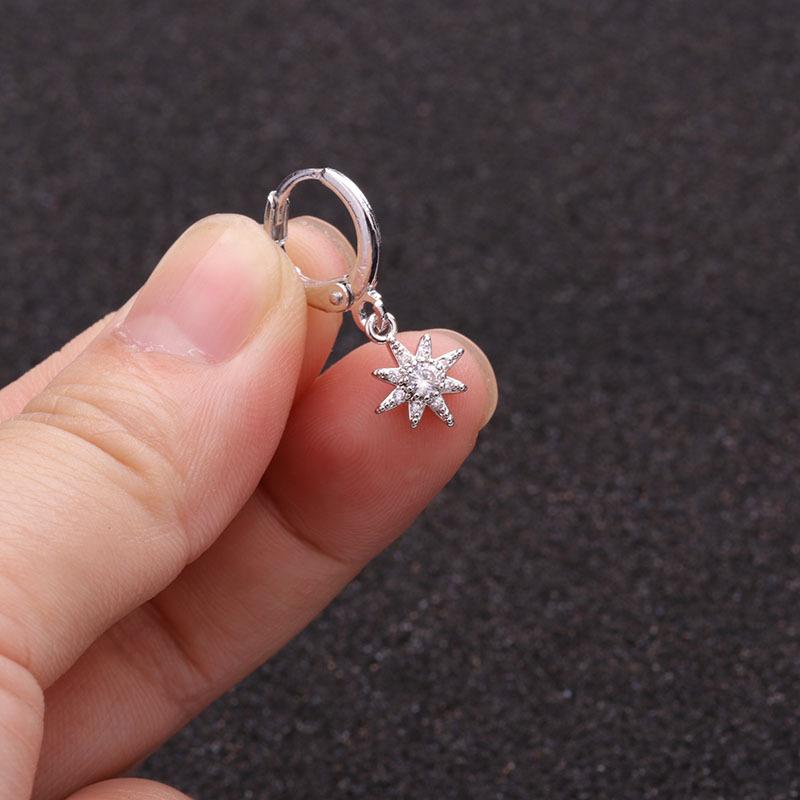 1Pc Simple Sunflower Pendant Cubic Zirconia Ear Tragus Personality Stainless Steel Cartilage Earring Piercing Jewelr