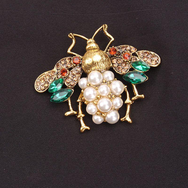 European and American Enamel Bee Brooch, Fashionable Diamond-Encrusted Insect Brooch, Bee Pin, Versatile Clothing Accessory L 4-6-3479