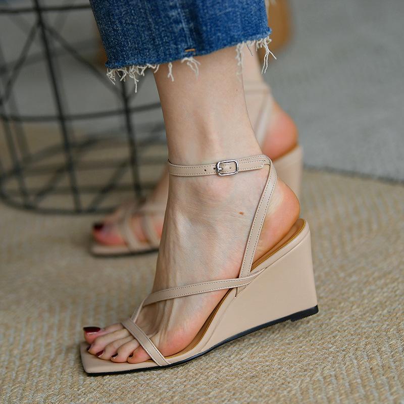 Temperament increases niche high sense 2024 summer wedge heel sandals women's apricot, high heel word with muffin women's shoes