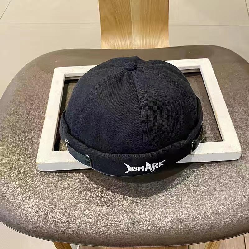 

Шляпы без полей, модные мужские и женские хлопковые шапки с вышивкой в ​​форме акулы, уличная одежда, кепки в форме дыни, шапка Skullies Y2K 56-58cm чёрный