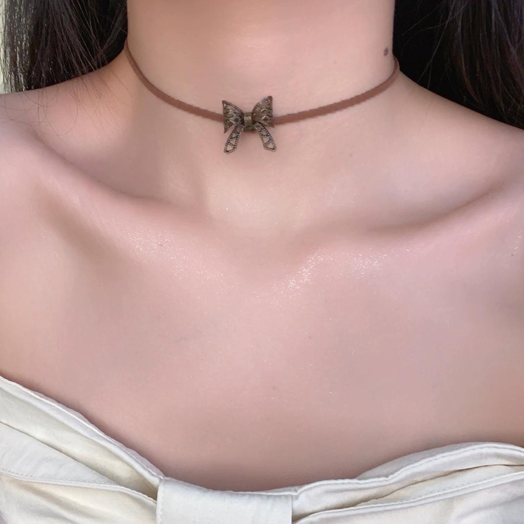 Leather Hollow Bow Necklace Vintage Bronze Color Y2K Spicy Girl Simple Trend Choker Collar Women's Vintage Jewelry Gift