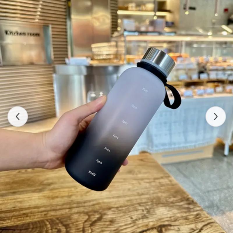 550ML Gradient Matte Handle Water Bottle - Portable Outdoor Sports Cup with Leak-Proof Lid, Durable PC Material