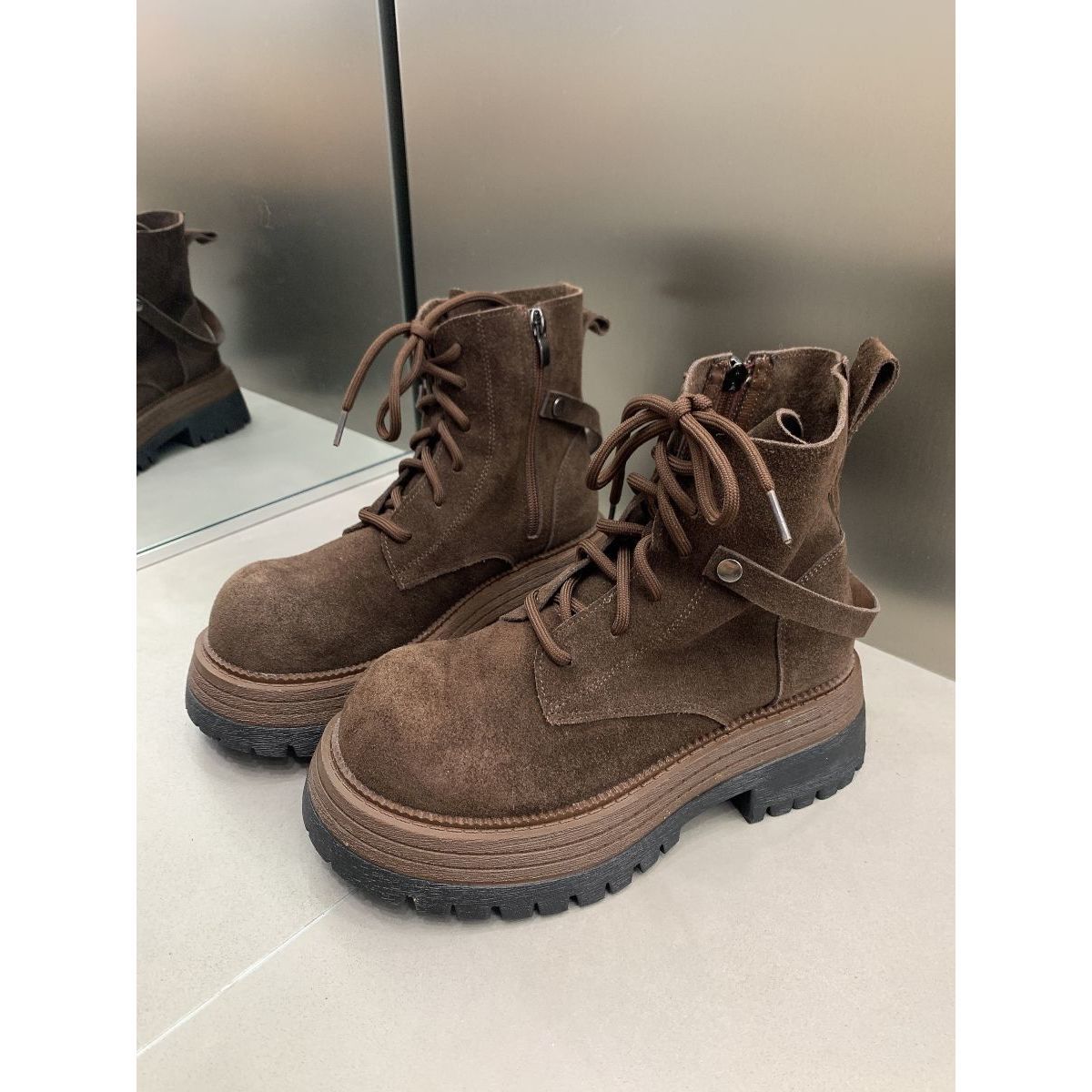 

Новые женские ботинки мартин на платформе, в британском ретро-стиле, на шнуровке, ботильоны, удобные повседневные рабочие ботинки, массивная подошва 37