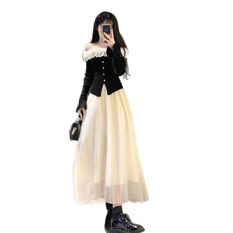 Pure Desire Elegant Ruffled One-Shoulder Long-Sleeve Shirt with Slit and Button-Up, for Inner or Outer Wear.
