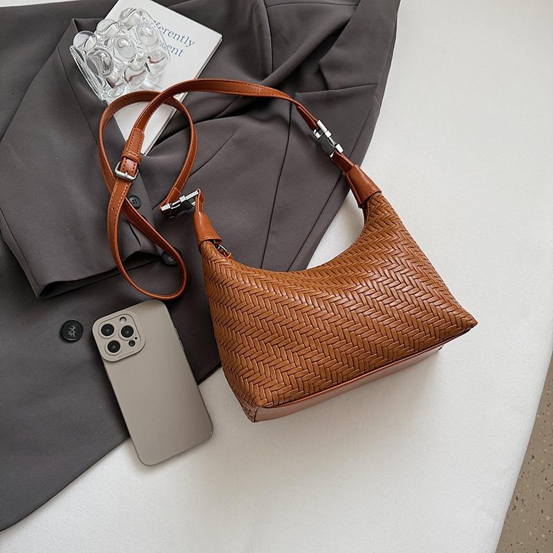 Premium Retro Large-capacity Portable Messenger Bag Bag Women's New Trendy Woven Tote Bag Versatile Shoulder Bag