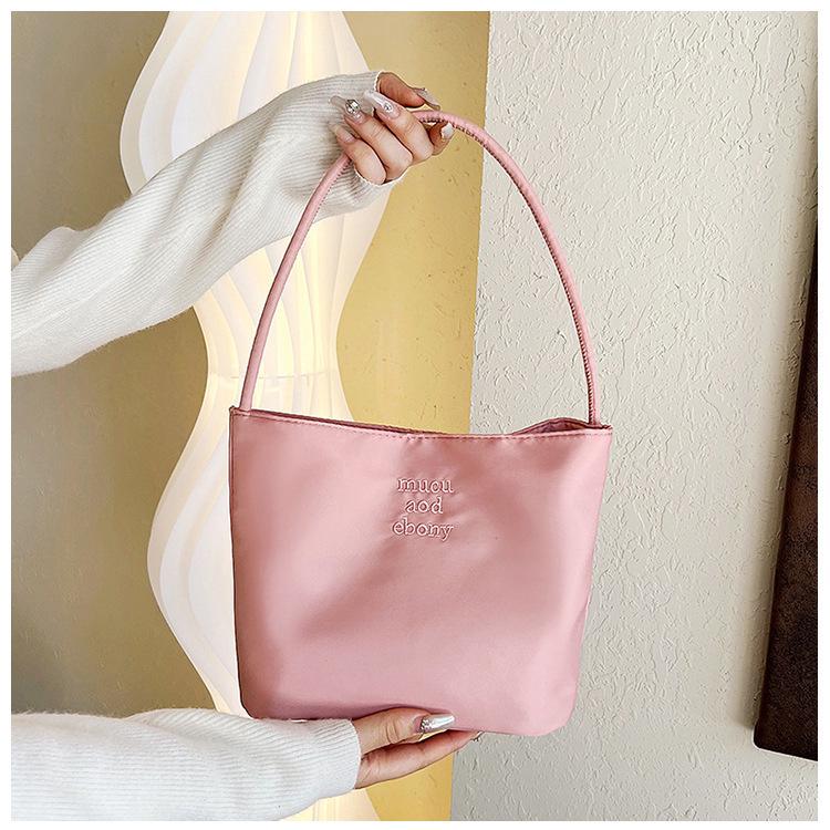 Brauttüte: Praktische Handtasche für Brautjungfern, Mütter oder Freundinnen