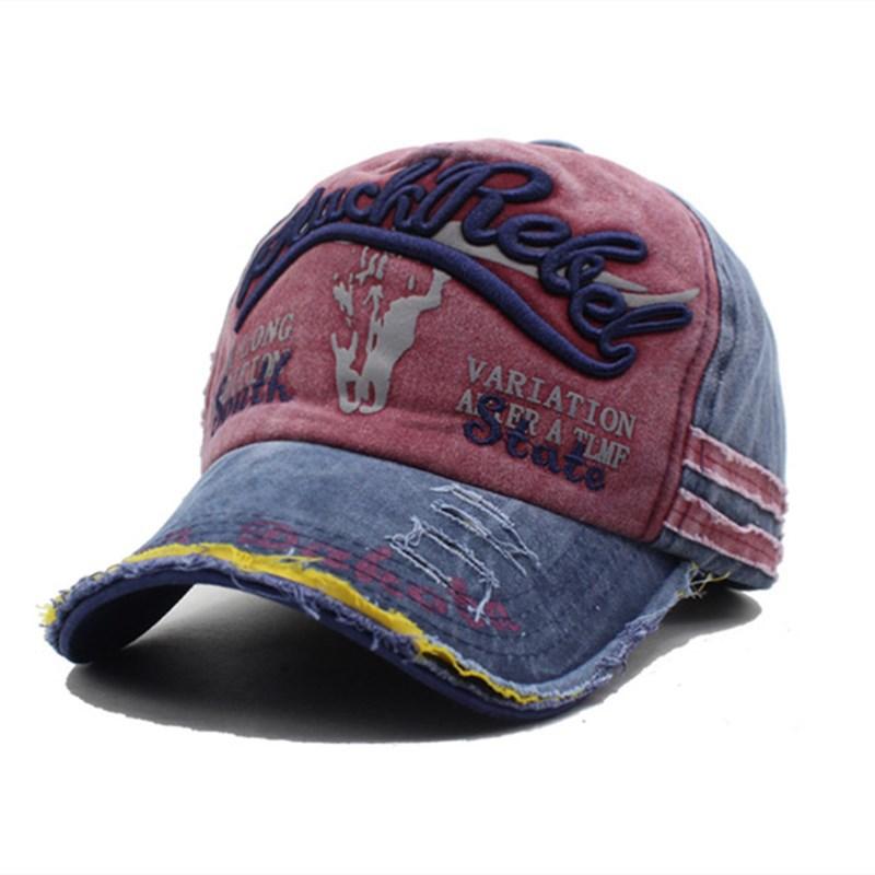Adjustable letter cap Bull head print sunshade baseball cap Bent brim hat European and American men and women sun hat Adjustable красный