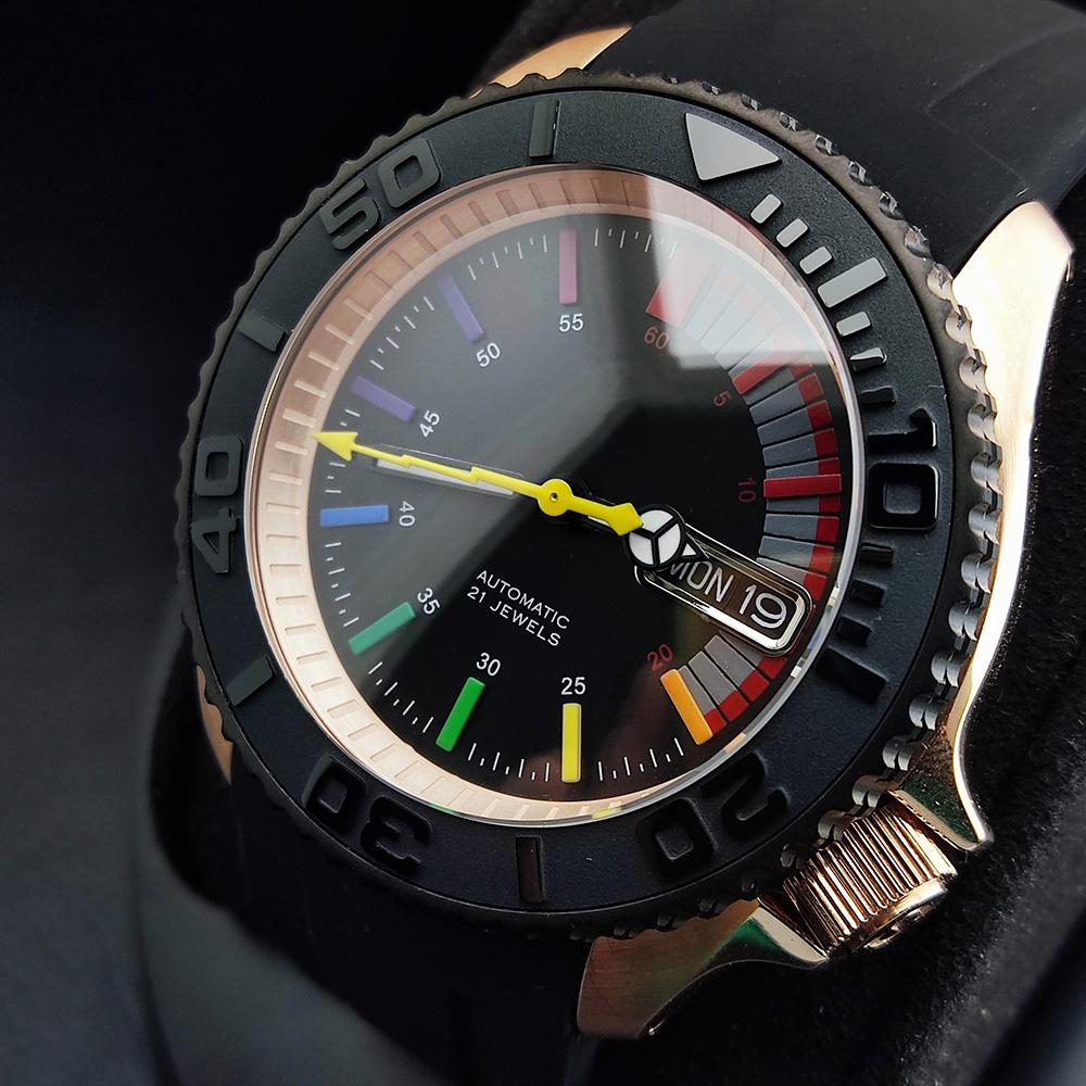 41,5-mm-Uhr-Rosé-Gehäuse mit durchsichtigem Boden, schwarzer Drehteller, Edelstahl-Saphirglas-Zifferblatt, individuelles Logo, auftragen auf Nh35 36 Uhrwerke
