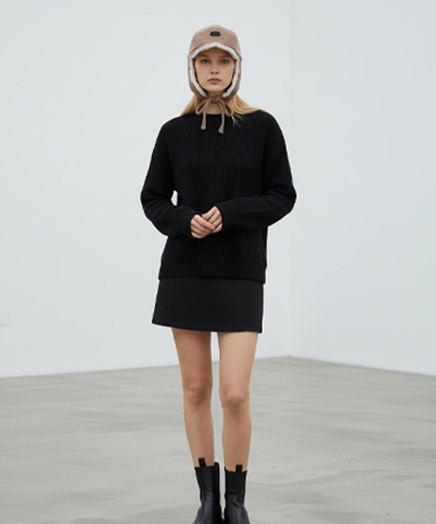 Yunibeosyeolkemiseuteuli Soft Fur Black Earflap Cap