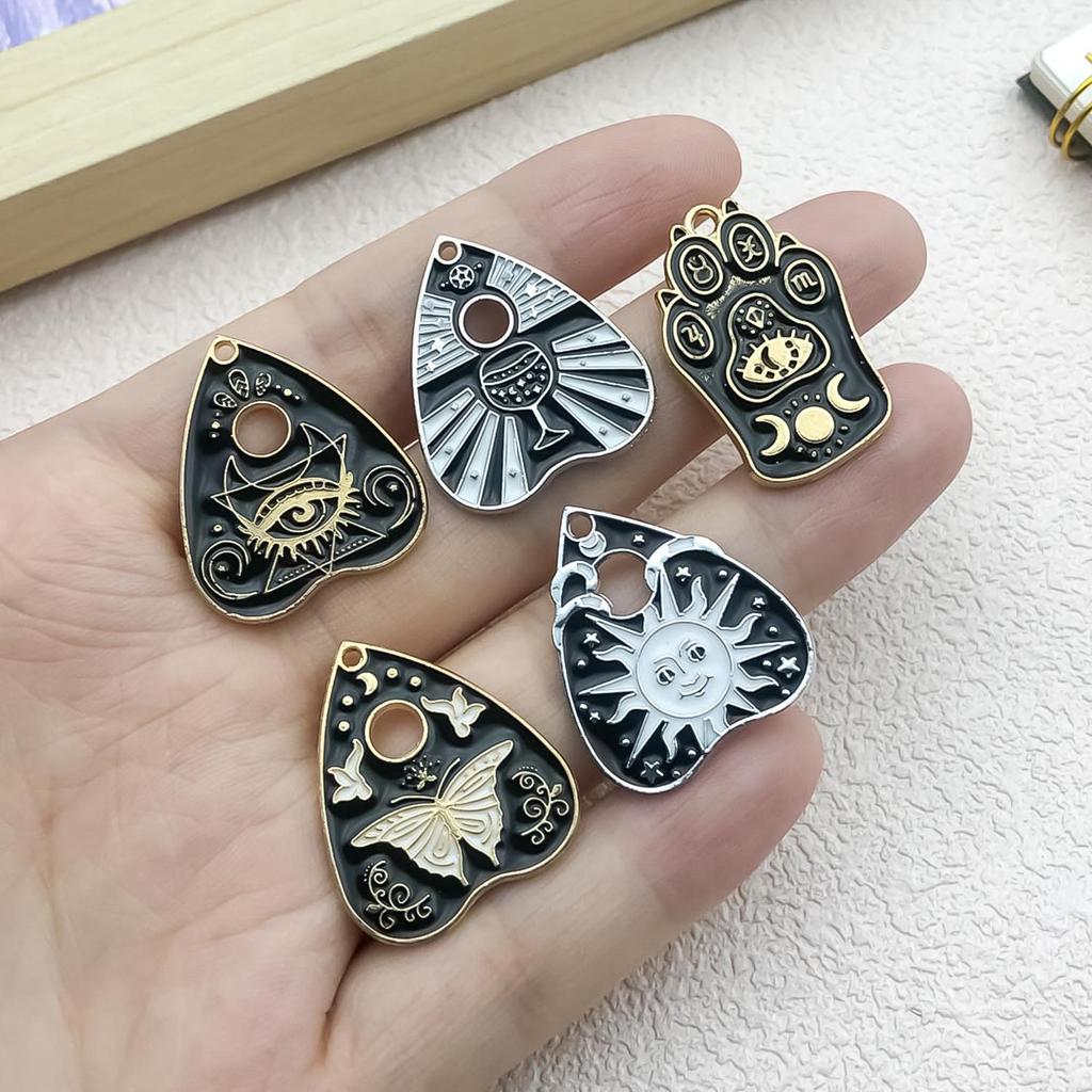 Halloween Enamel Drip Pendants: DIY Earrings, Necklaces & Keychains - Retro Alloy Jewelry Accessories